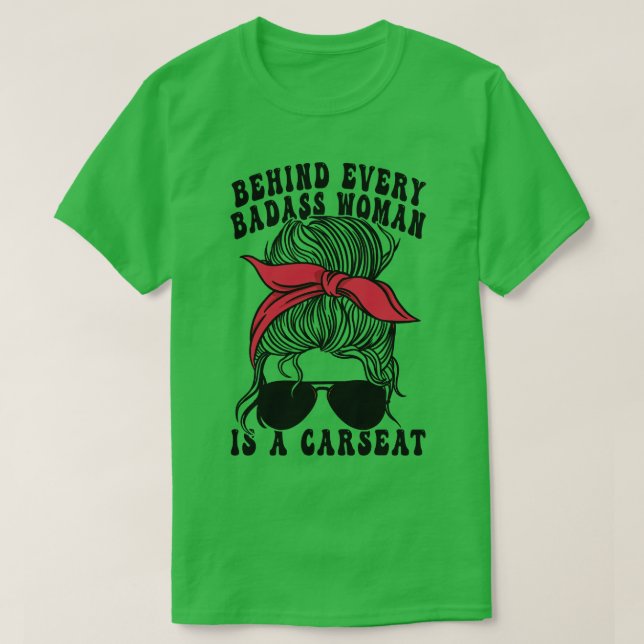 Camiseta Detrás De Cada Mujer Mala Se Encuentra La Madre Ma (Diseño del anverso)