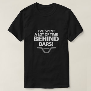 Camiseta detrás de la cárcel