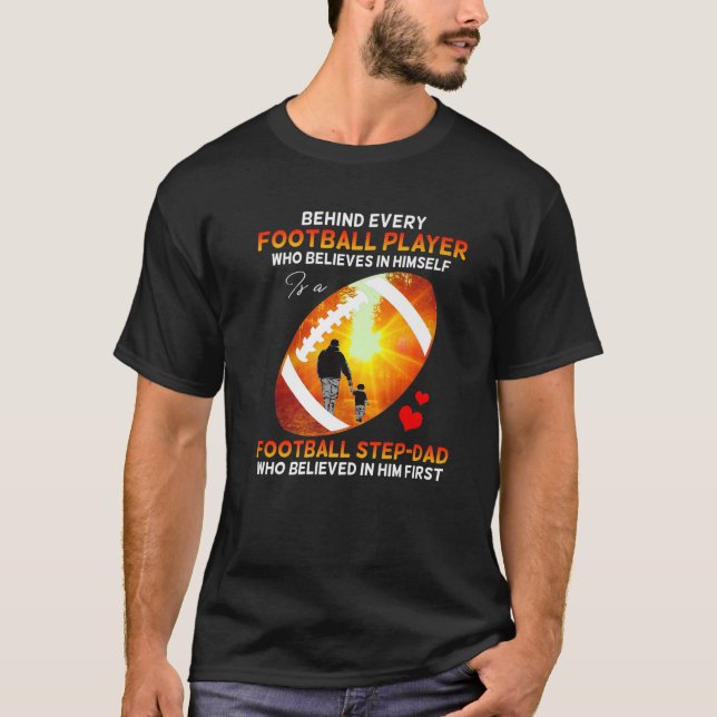 Camiseta Detrás del jugador de fútbol está el padre de papá (Anverso)