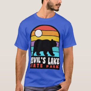 Camiseta Devils Lake State Park Wisconsin Retro Sunset Bear
