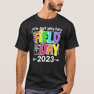Camiseta Día de Campo Maestro Arcoíris Estoy Aquí Solo Por 