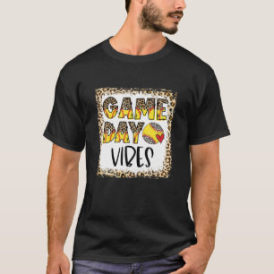 Camiseta Día de Juego de Softbol con Bleached Vibes Tee Sof