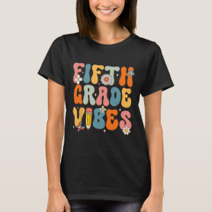 Camiseta Día de la escuela vibraciones de quinto grado de v