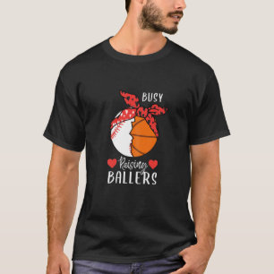 Camiseta Día de la madre de una mujer ocupada elevando balo