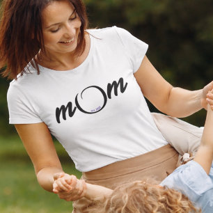 Camiseta Día de la Madre Mamá Est. Tipografía Negro sobre B