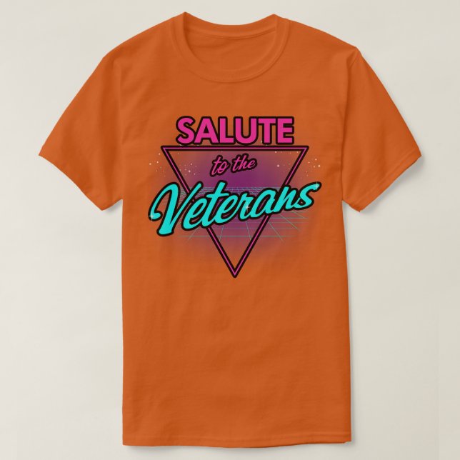 Camiseta Día de los Veteranos Retro 80 Carretera de soldado (Diseño del anverso)