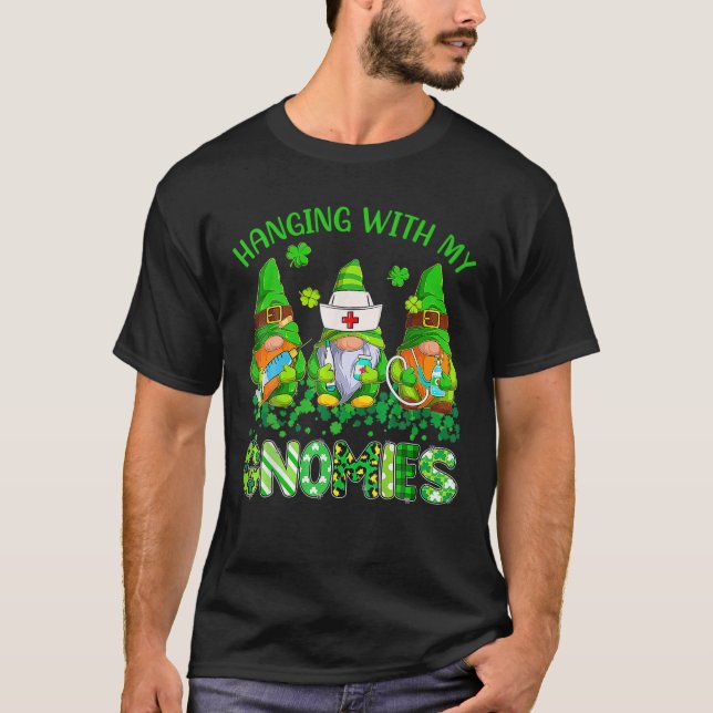 Camiseta Día de San Patricio colgando con mi enfermera de n (Anverso)