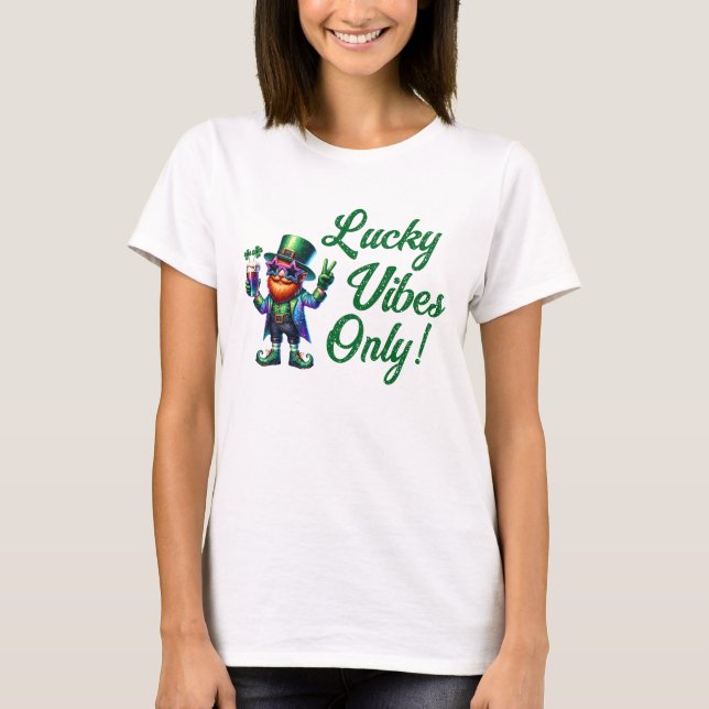 Camiseta Día de San Patricio Sólo Vibes Afortunadas (Anverso)
