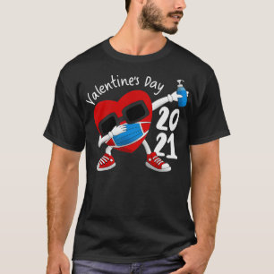 Camiseta Día de San Valentín 2021 dabbing Heart con máscara