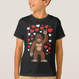 Camiseta Día de San Valentín de Bigfoot Corazones Divertido