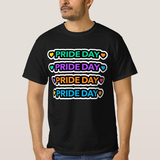 Camiseta Día del orgullo. LGTB+Orgullo. Corazón arcoiris. C (Anverso)