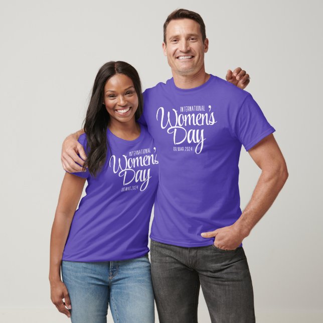 Camiseta Día Internacional de la Mujer con guión morado 8 d (Unisexo)