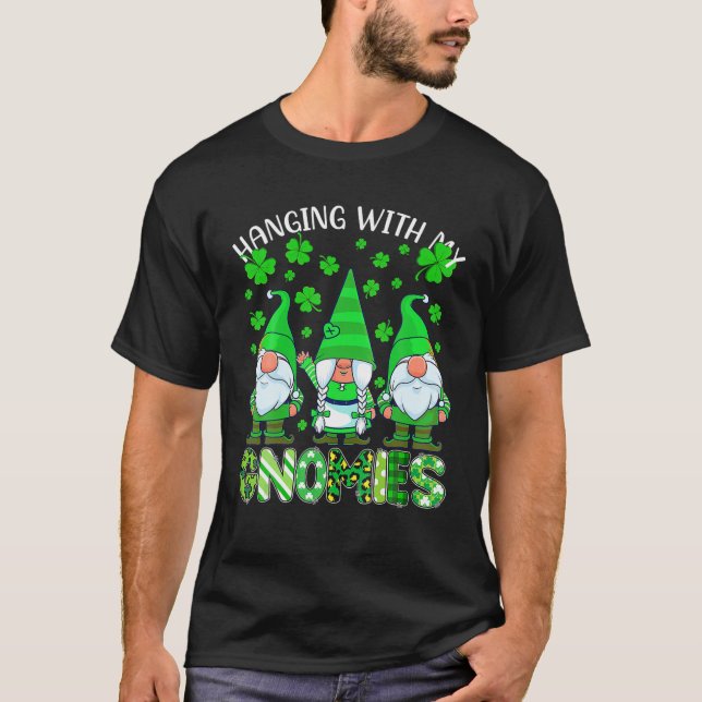 Camiseta Día Verde De Gnome St Patricks Colgando Con Mi Gno (Anverso)