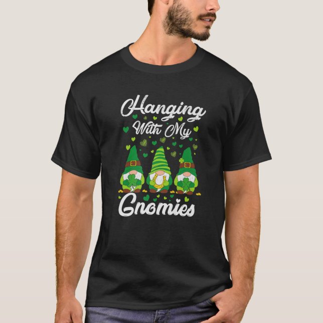 Camiseta Día Verde De Gnome St Patricks Colgando Con Mi Gno (Anverso)