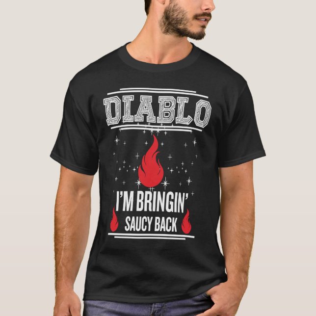 Camiseta Diablo I'm Bringin Saucy Back Halloween Christmas  (Anverso)