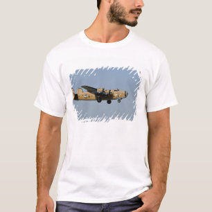 Camiseta Diamond Lil B-24 Bombardero, aterrizando en Oshkos