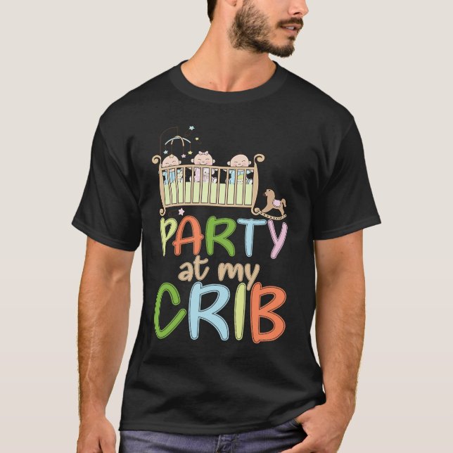 Camiseta Diaper Boy Girl Party In My Crib Wet Messy Little  (Anverso)
