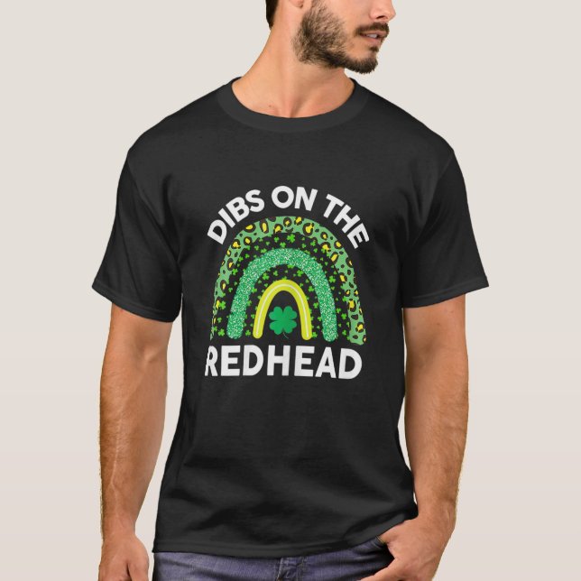 Camiseta Dibs On The Redhead Happy St Patrick's Day Rainbow (Anverso)