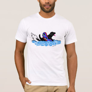 Camiseta Dibujo animado negro de Labrador que nada