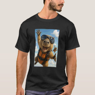 Camiseta Dibujos divertidos de carpincho saltando en paraca