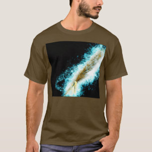 Camiseta digitally manipulated flowering Reeds growing on a
