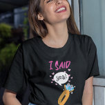Camiseta Dije Sí Tipografía personalizado De Anillo Recién<br><div class="desc">Una manera brillante de hacer saber a todos tus noticias emocionantes,  este lindo diseño tiene letras que dije que sí con un motivo de anillo de personalizado Cute.</div>