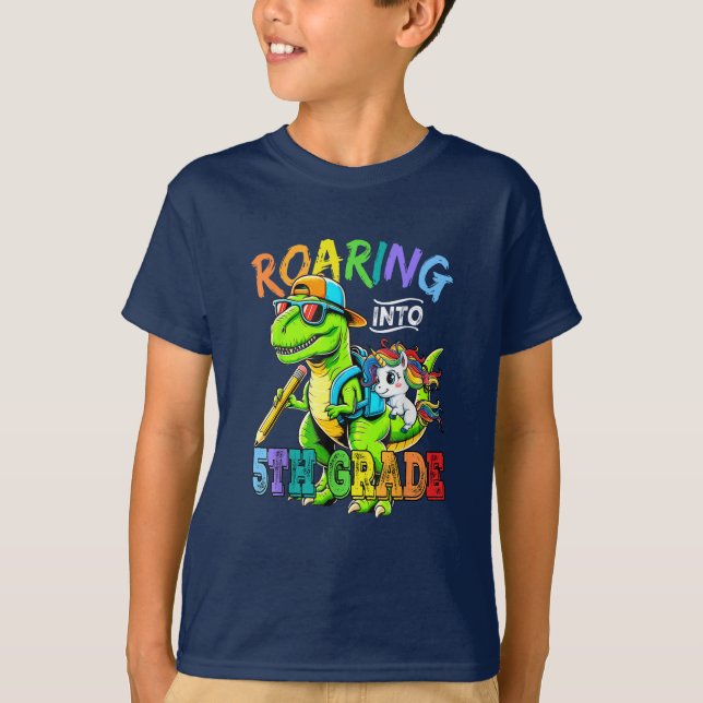 Camiseta Dinosaurio de quinto grado Rex de vuelta a la escu (Anverso)
