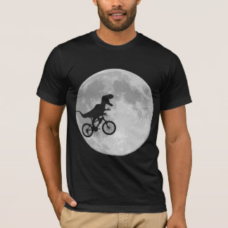 Camiseta Dinosaurio en bicicleta en cielo con luna