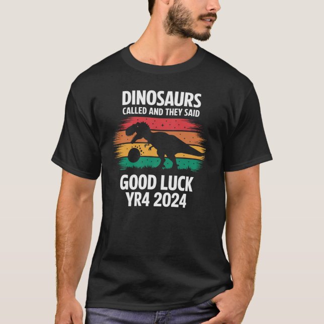 Camiseta Dinosaurios llamados Funny Asteroid 2024 YR4 (Anverso)