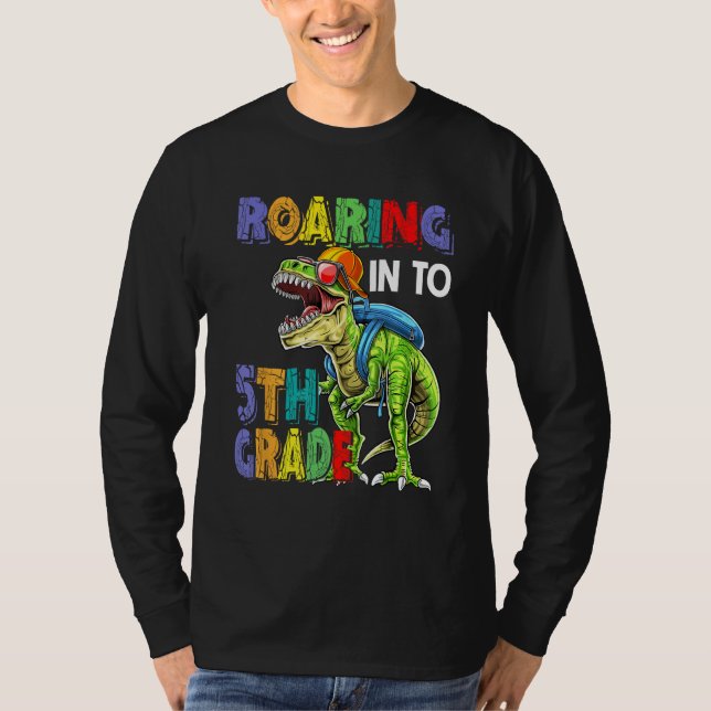 Camiseta Dinosaurs Roaring Into 5th Grade Back To School (Anverso)