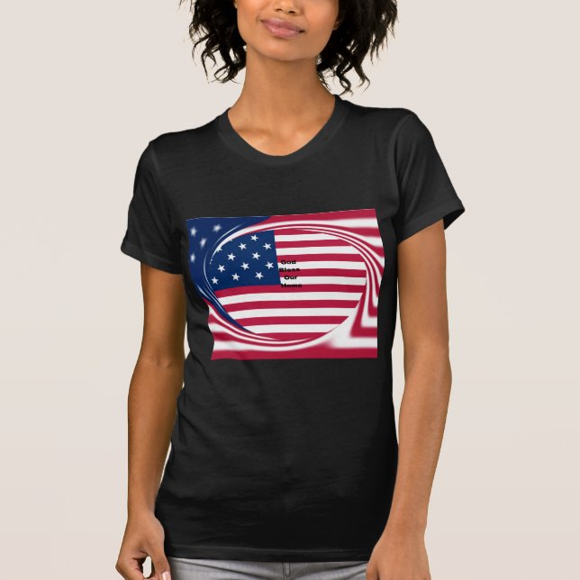 Camiseta Dios bendiga nuestro hogar: Arte Swirl Bandera de  (Anverso)