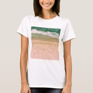 Camiseta Dios es amor, Jesús es amor, cruz de océano en la