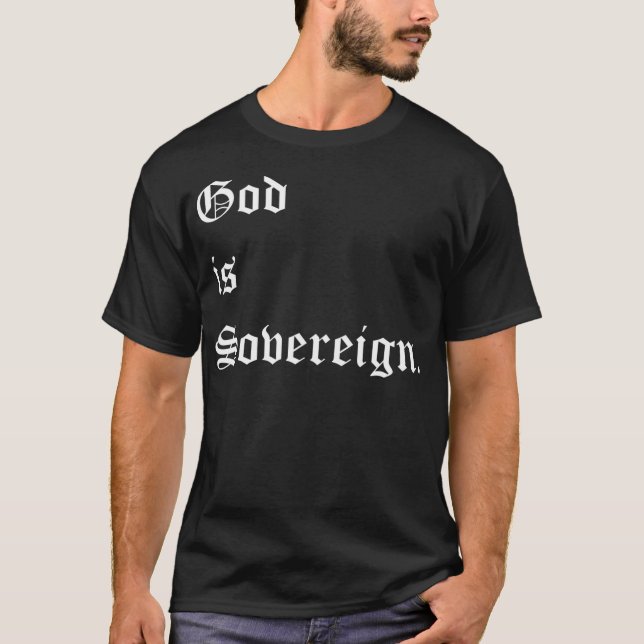 Camiseta Dios es cristiano oscuro soberano  (Anverso)