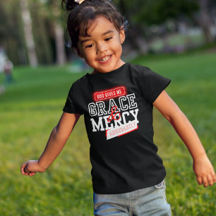 Camiseta Dios me da gracia - Oración de creyentes para chic