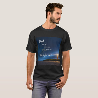 Camiseta Dios Me Ve, Me Conoce, Y Me Escucha.
