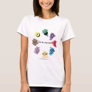 Camiseta Dios tiene muchos nombres