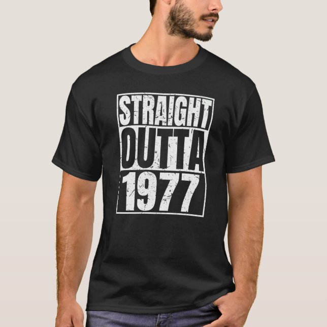 Camiseta Directamente Fuera de 1977 45º cumpleaños Retro 45 (Anverso)