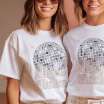 Camiseta Discoteca Babe Bridal Party MOH Shirt<br><div class="desc">Retroceda en el tiempo con nuestra colección Retro Disco Ball Bridal Shower Invitation & Decor. Sumérjase en la nostalgia de los años 70 con arcos beige y gris mudos, realzados por fuentes purpurinas plateadas. La emblemática bola de disco retro ocupa el centro del escenario, evocando una era de glamour disco,...</div>