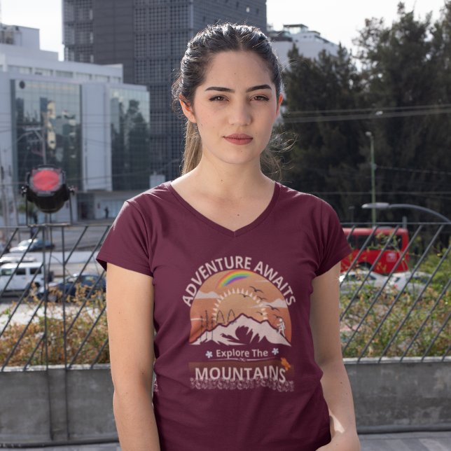Camiseta Diseño "Adventure Awaits-Explore the mountain" (Subido por el creador)
