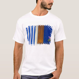 Camiseta Diseño colorido contraste en residencia