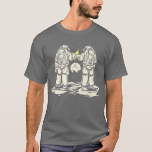 Camiseta Diseño cósmico astronauta astral de Fist Bump para