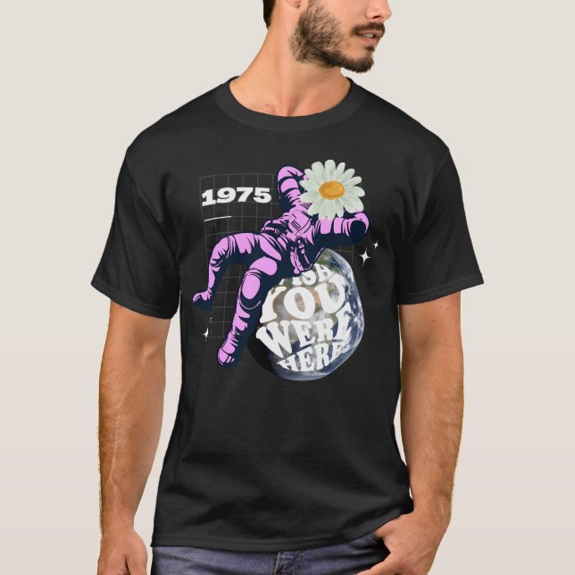 Camiseta Diseño de afiches de época astronauta de 1975 (Anverso)