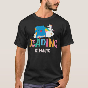 Camiseta Diseño de amante de libros La lectura es mágica
