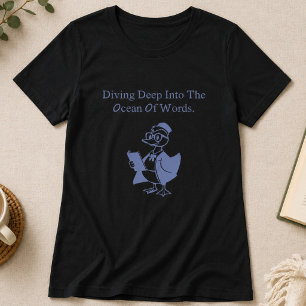Camiseta Diseño de amante de libros profundizando en el océ