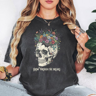Camiseta Diseño de cráneo con flores "Crece a través de las