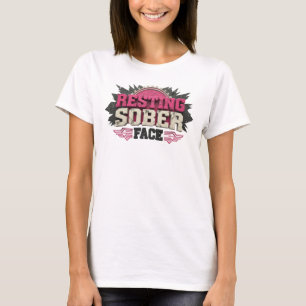 Camiseta Diseño de declaración artística de cara sobria en