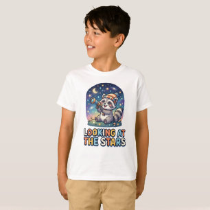 Camiseta Diseño de dibujos animados de mapache mirando estr