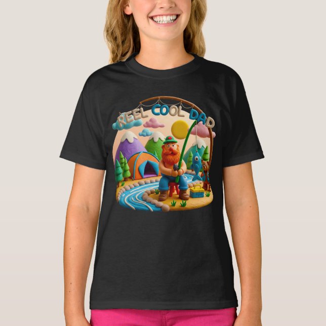 Camiseta Diseño de escena de pesca “Reel Cool Dad” de arte  (Anverso)