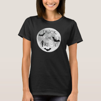 Camiseta Diseño de Halloween con trucos o trucos