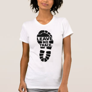 Camiseta Diseño de huella de bota 'Leave No Trace'